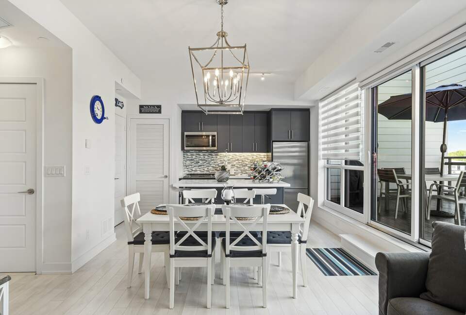 Lovely Two Bedroom Vacation Home in Friday Harbour - Innisfil, Canada