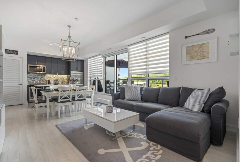 Lovely Two Bedroom Vacation Home in Friday Harbour - Innisfil, Canada