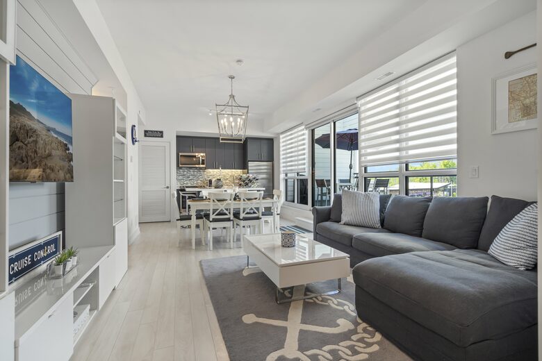 Lovely Two Bedroom Vacation Home in Friday Harbour - Innisfil, Canada