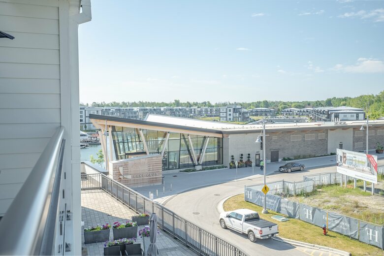 Lovely Two Bedroom Vacation Home in Friday Harbour - Innisfil, Canada