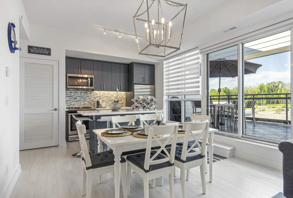 Lovely Two Bedroom Vacation Home in Friday Harbour - Innisfil, Canada