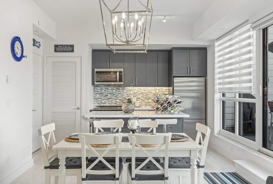 Lovely Two Bedroom Vacation Home in Friday Harbour - Innisfil, Canada