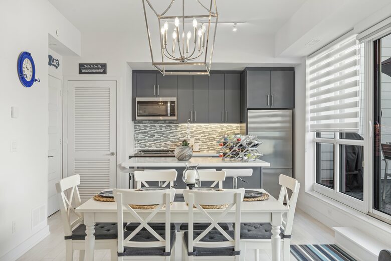 Lovely Two Bedroom Vacation Home in Friday Harbour - Innisfil, Canada