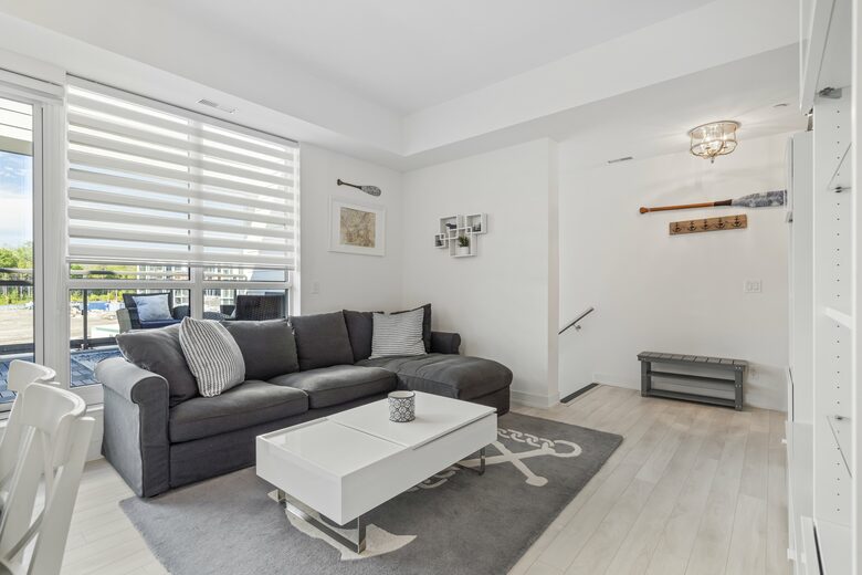 Lovely Two Bedroom Vacation Home in Friday Harbour - Innisfil, Canada