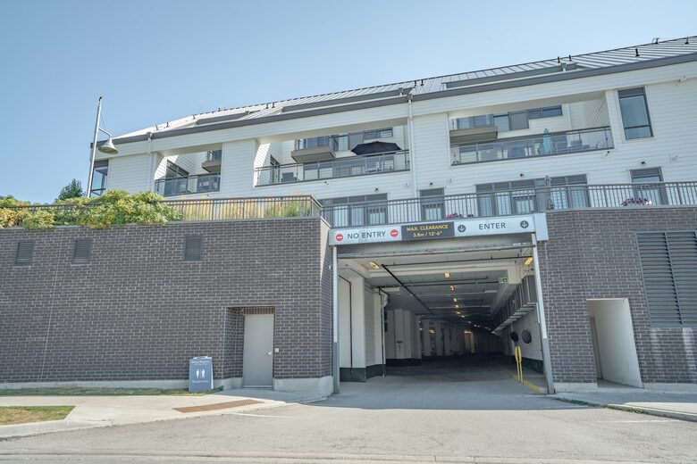 Lovely Two Bedroom Vacation Home in Friday Harbour - Innisfil, Canada