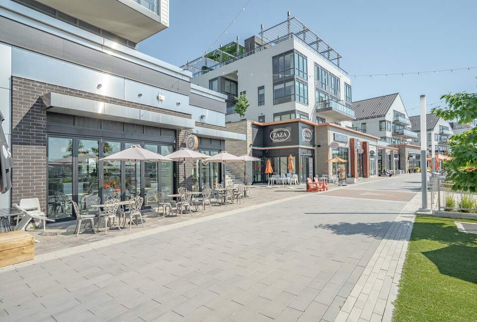 Lovely Two Bedroom Vacation Home in Friday Harbour - Innisfil, Canada