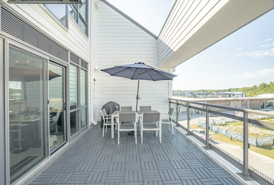 Lovely Two Bedroom Vacation Home in Friday Harbour - Innisfil, Canada