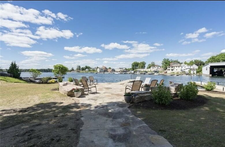 Edgewood Pointe Paradise on Millionaires Row - Alexandria Bay, New York