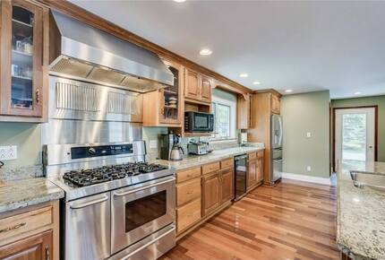 Edgewood Pointe Paradise on Millionaires Row - Alexandria Bay, New York