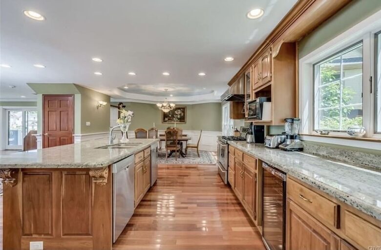 Edgewood Pointe Paradise on Millionaires Row - Alexandria Bay, New York