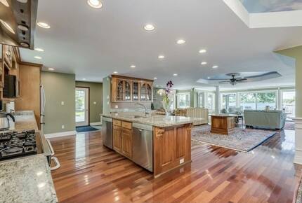 Edgewood Pointe Paradise on Millionaires Row - Alexandria Bay, New York