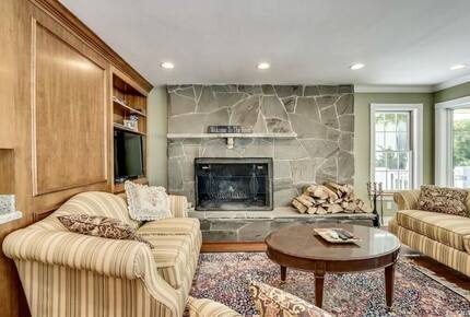 Edgewood Pointe Paradise on Millionaires Row - Alexandria Bay, New York