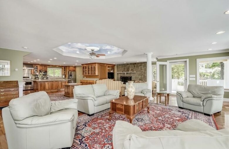 Edgewood Pointe Paradise on Millionaires Row - Alexandria Bay, New York