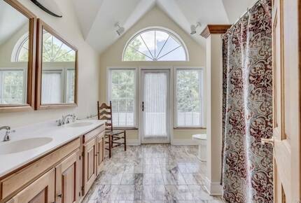 Edgewood Pointe Paradise on Millionaires Row - Alexandria Bay, New York