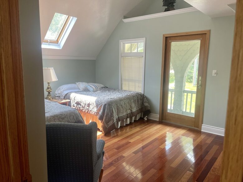 Edgewood Pointe Paradise on Millionaires Row - Alexandria Bay, New York