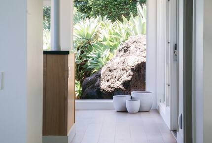 Sweeping Postcard Views of the Mokulua Islands - Kailua, Hawaii