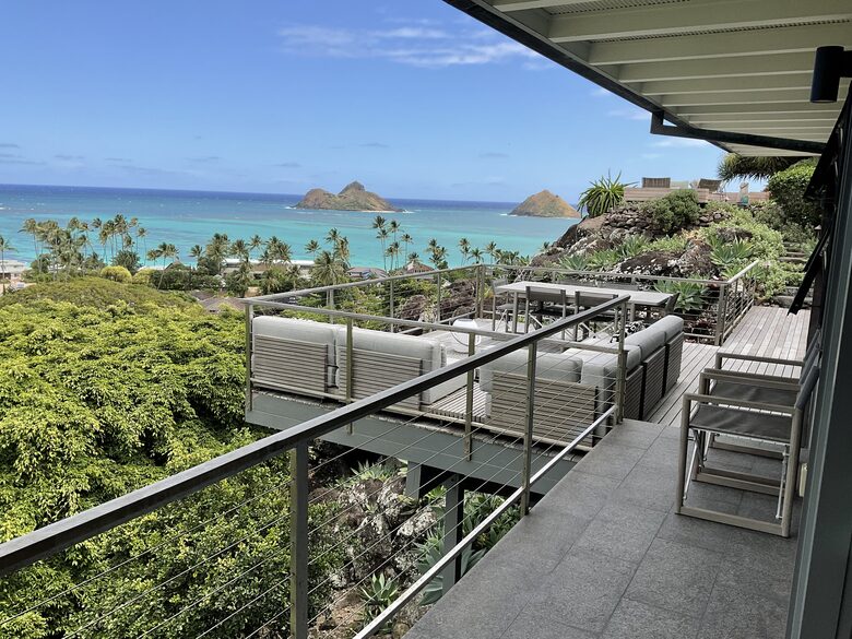 Sweeping Postcard Views of the Mokulua Islands - Kailua, Hawaii