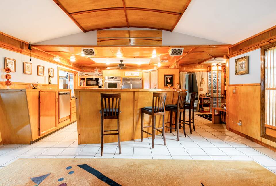 Unique Art Deco Waterfront Getaway - Marco Island, Florida