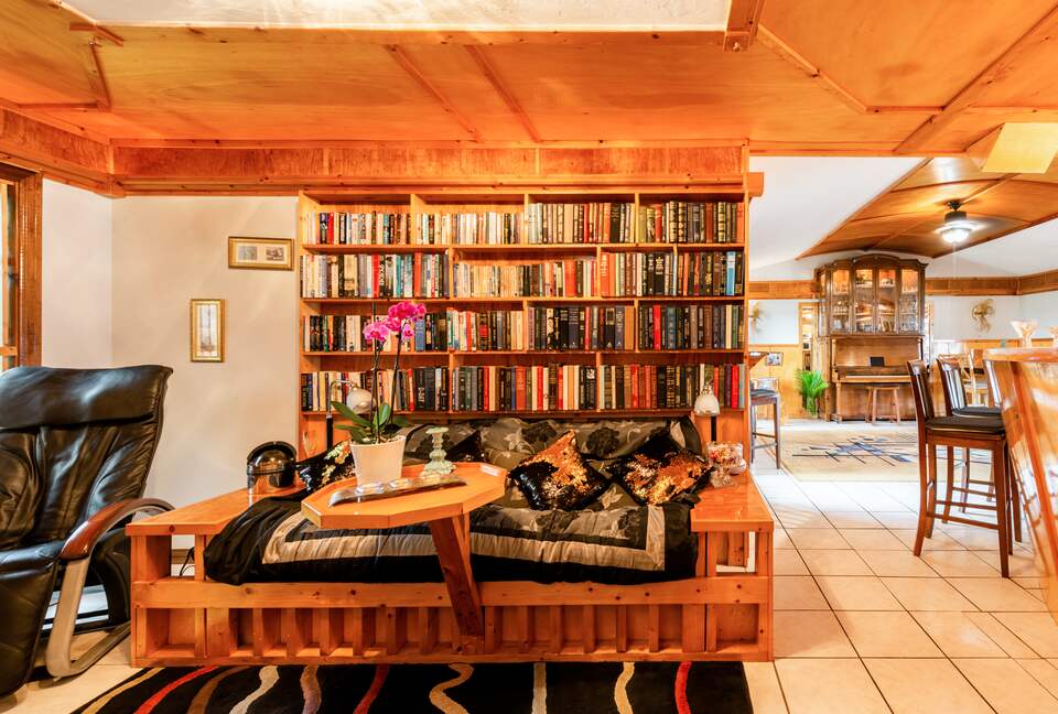 Unique Art Deco Waterfront Getaway - Marco Island, Florida