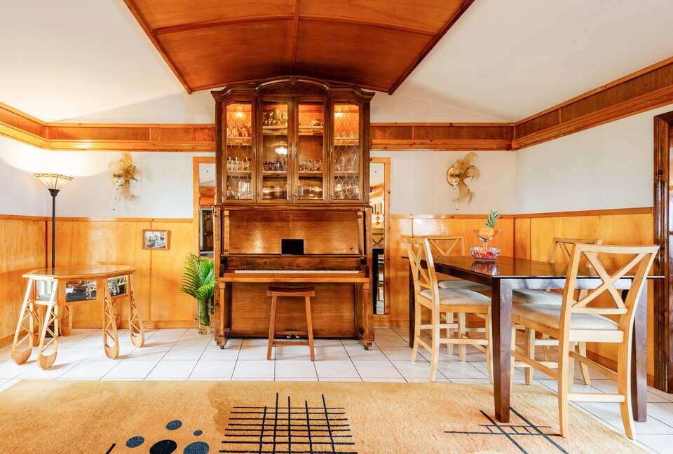 Unique Art Deco Waterfront Getaway - Marco Island, Florida