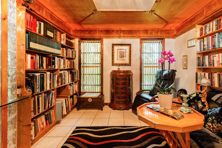 Unique Art Deco Waterfront Getaway - Marco Island, Florida