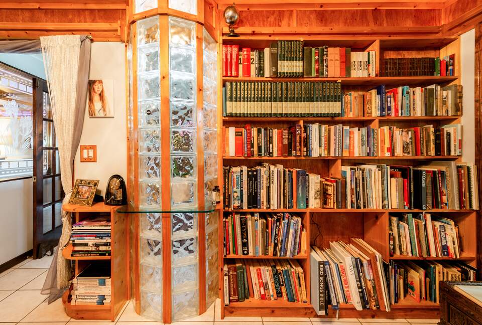 Unique Art Deco Waterfront Getaway - Marco Island, Florida