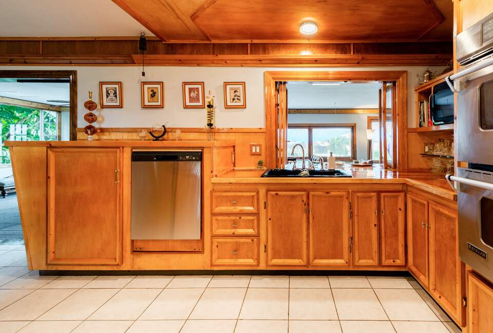 Unique Art Deco Waterfront Getaway - Marco Island, Florida