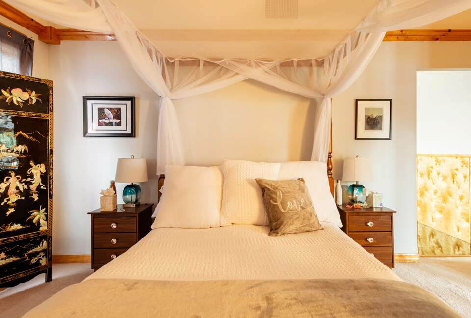 Unique Art Deco Waterfront Getaway - Marco Island, Florida