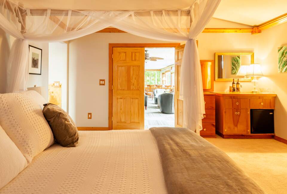 Unique Art Deco Waterfront Getaway - Marco Island, Florida