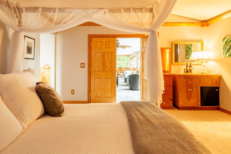 Unique Art Deco Waterfront Getaway - Marco Island, Florida