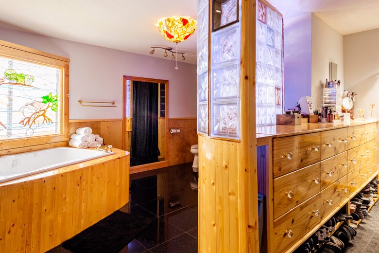 Unique Art Deco Waterfront Getaway - Marco Island, Florida