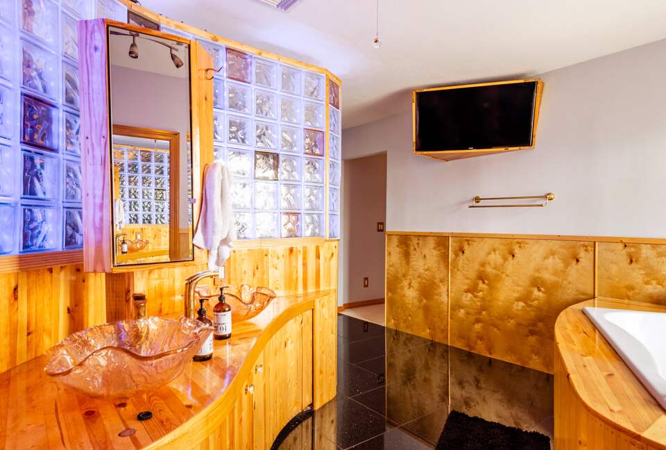 Unique Art Deco Waterfront Getaway - Marco Island, Florida