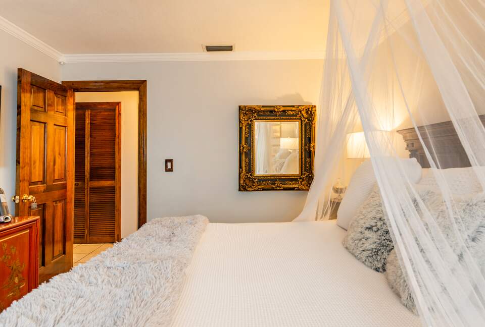 Unique Art Deco Waterfront Getaway - Marco Island, Florida