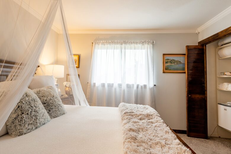 Unique Art Deco Waterfront Getaway - Marco Island, Florida