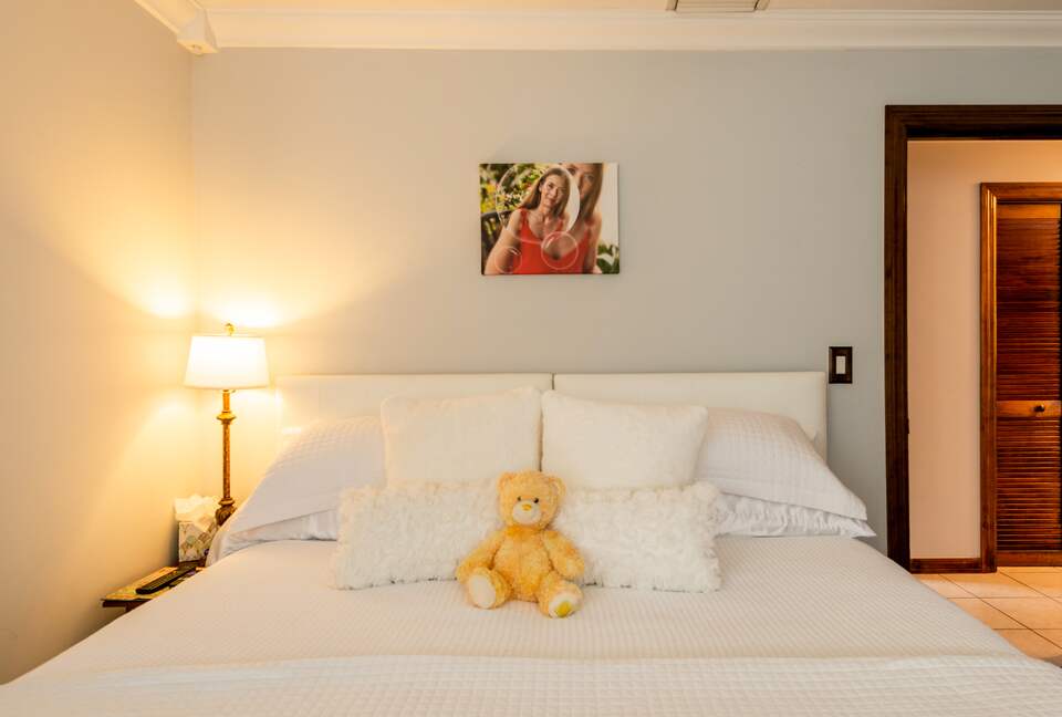 Unique Art Deco Waterfront Getaway - Marco Island, Florida