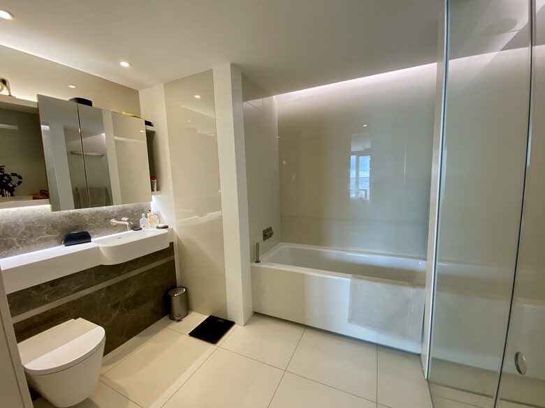 Iconic South Bank Tower Luxury Apartment - London, United Kingdom