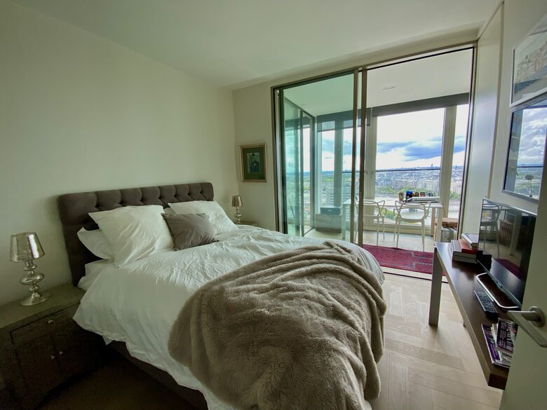 Iconic South Bank Tower Luxury Apartment - London, United Kingdom