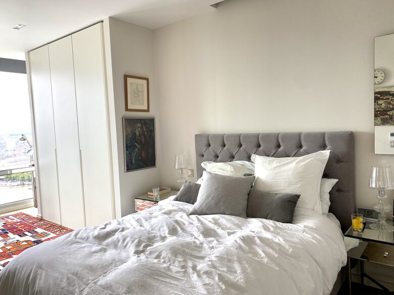 Iconic South Bank Tower Luxury Apartment - London, United Kingdom