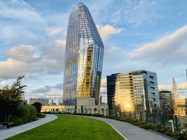 Iconic South Bank Tower Luxury Apartment - London, United Kingdom