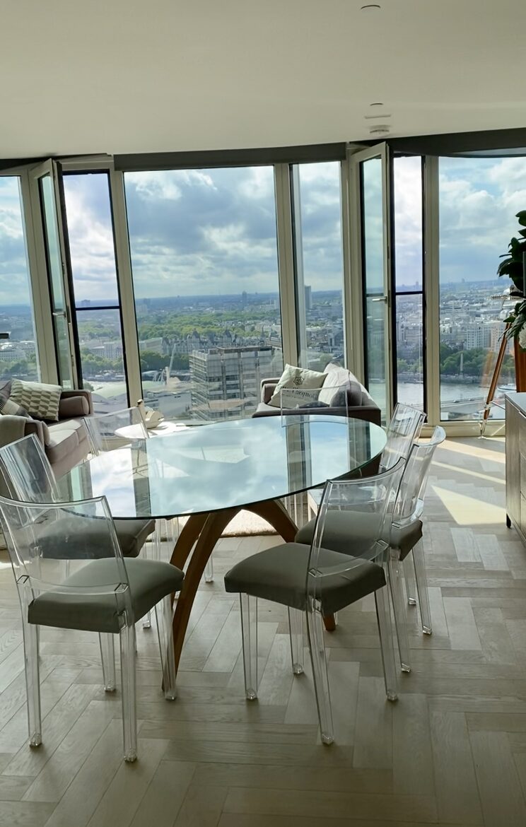 Iconic South Bank Tower Luxury Apartment - London, United Kingdom