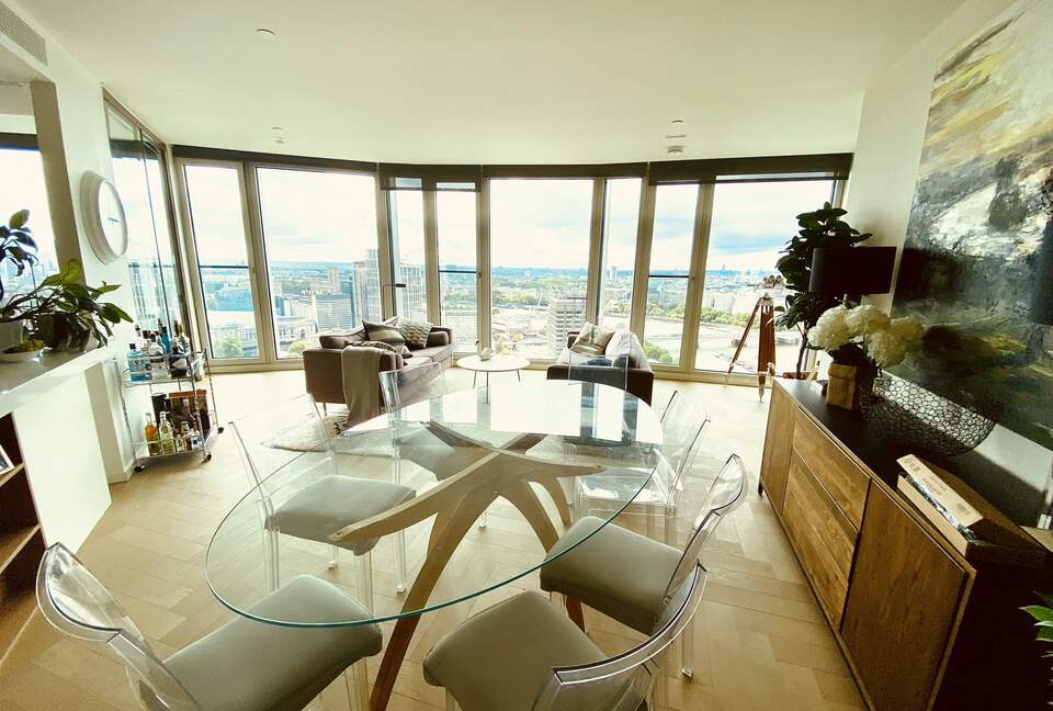 Iconic South Bank Tower Luxury Apartment - London, United Kingdom