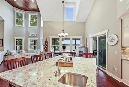 Cozy Lakefront Escape with a Home Theater - Dassel, Minnesota