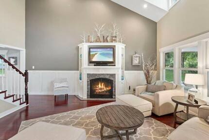 Cozy Lakefront Escape with a Home Theater - Dassel, Minnesota