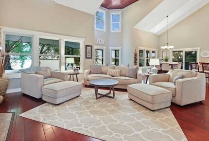 Cozy Lakefront Escape with a Home Theater - Dassel, Minnesota