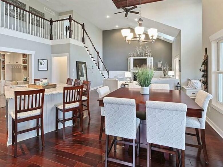 Cozy Lakefront Escape with a Home Theater - Dassel, Minnesota