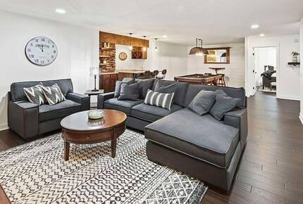 Cozy Lakefront Escape with a Home Theater - Dassel, Minnesota