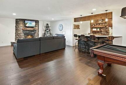 Cozy Lakefront Escape with a Home Theater - Dassel, Minnesota