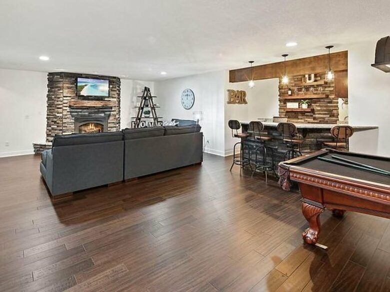 Cozy Lakefront Escape with a Home Theater - Dassel, Minnesota