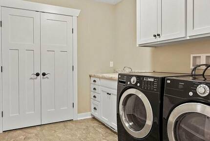 Cozy Lakefront Escape with a Home Theater - Dassel, Minnesota