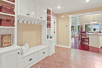 Cozy Lakefront Escape with a Home Theater - Dassel, Minnesota